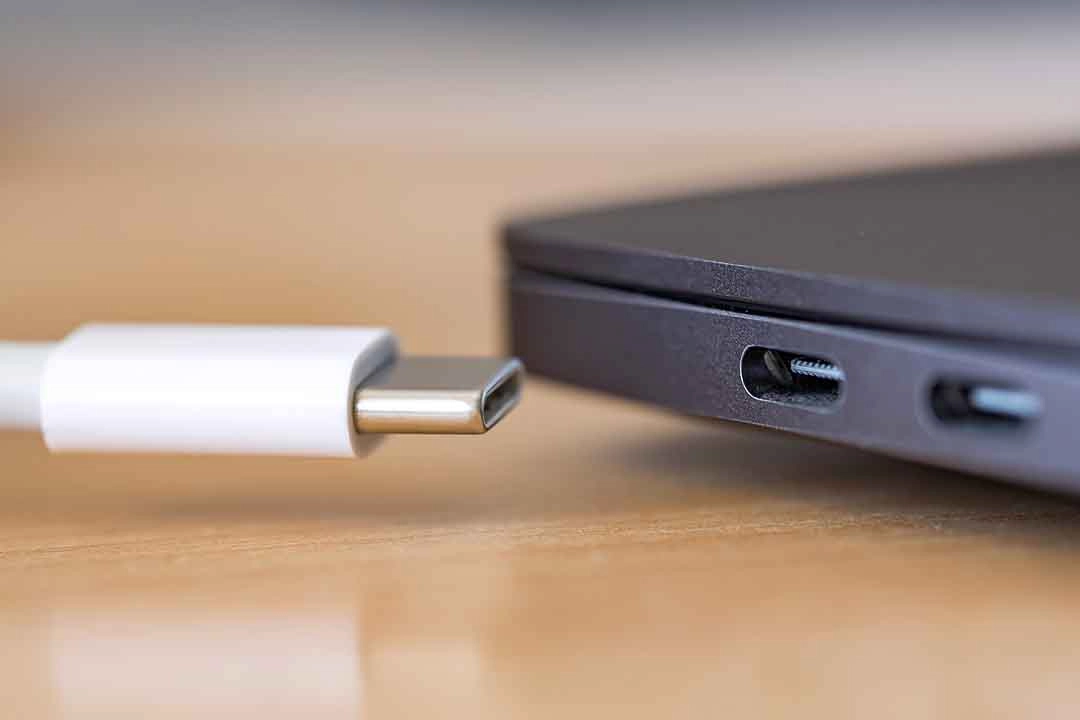 What devices use USB Type C connector